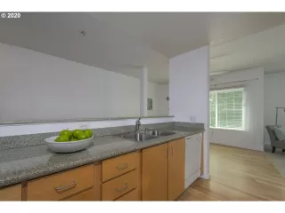 Photo #5: 20290760 Listing 