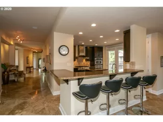 Photo #2: 20291512 Listing