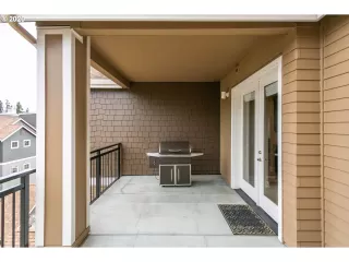 Photo #6: 20291512 Listing