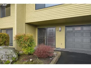 Photo #1: 20293439 Listing