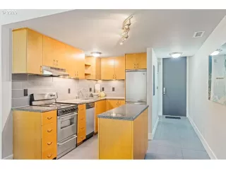 Photo #3: 20294215 Listing