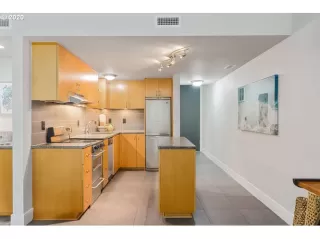 Photo #4: 20294215 Listing