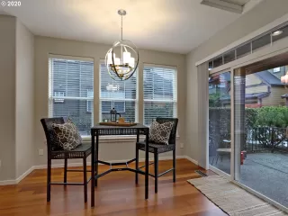 Photo #5: 20294339 Listing