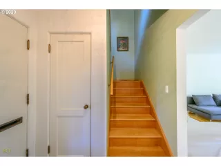 Photo #2: 20294831 Listing