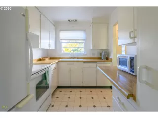 Photo #4: 20294831 Listing