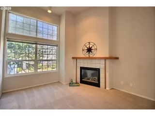 Photo #6: 20295418 Listing