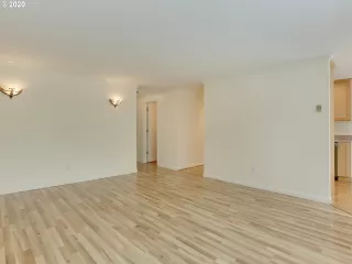 Photo #3: 20295566 Listing