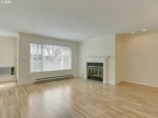 Photo #5: 20295566 Listing