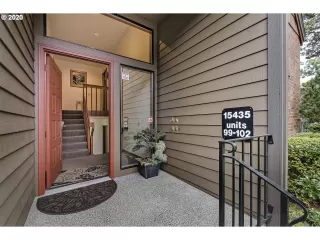 Photo #2: 20295772 Listing