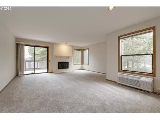 Photo #4: 20295772 Listing