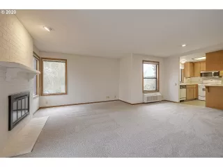 Photo #5: 20295772 Listing