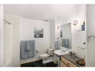 Photo #4: 20296248 Listing 