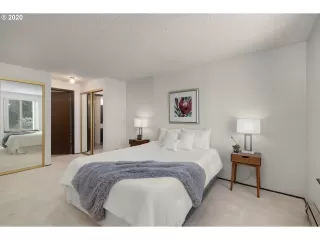 Photo #5: 20296446 Listing