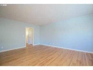 Photo #4: 20297110 Listing