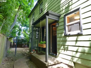 Photo #3: 20297329 Listing