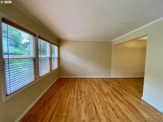 Photo #6: 20297329 Listing