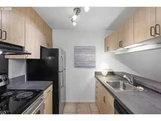 Photo #2: 20297572 Listing