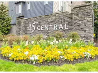 Photo #1: 20298147 Listing