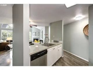 Photo #2: 20298897 Listing