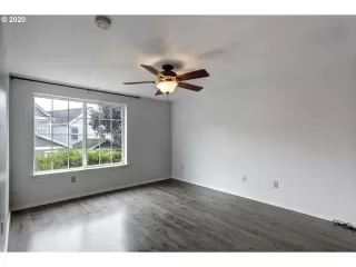 Photo #5: 20298897 Listing