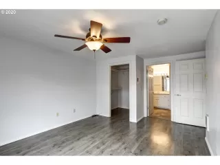Photo #6: 20298897 Listing