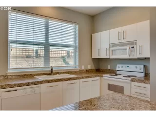 Photo #4: 20298931 Listing