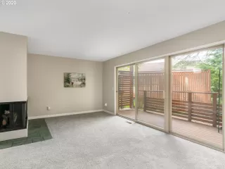 Photo #5: 20299103 Listing