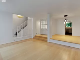 Photo #4: 20300170 Listing