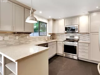 Photo #6: 20300170 Listing