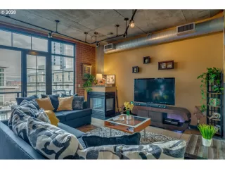 Photo #3: 20300940 Listing