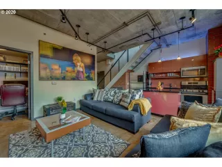 Photo #6: 20300940 Listing