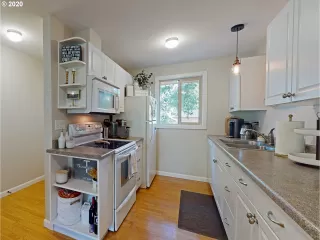 Photo #2: 20301143 Listing 