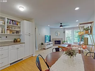 Photo #4: 20301143 Listing 