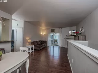 Photo #3: 20301617 Listing 