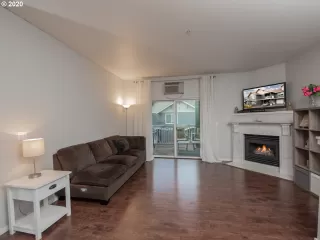 Photo #4: 20301617 Listing 