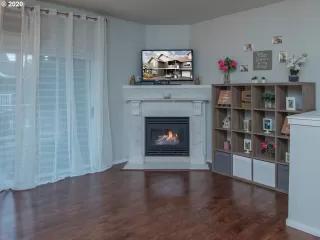 Photo #5: 20301617 Listing 