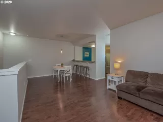 Photo #6: 20301617 Listing 