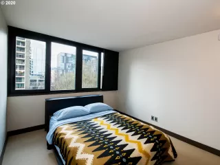 Photo #6: 20302345 Listing