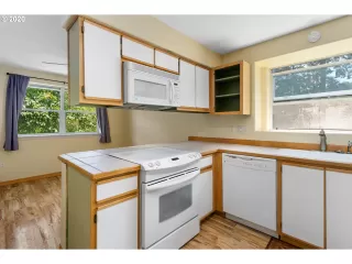 Photo #1: 20302660 Listing