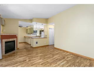 Photo #6: 20302660 Listing