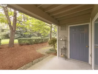 Photo #4: 20302966 Listing