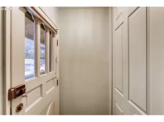 Photo #2: 20302998 Listing