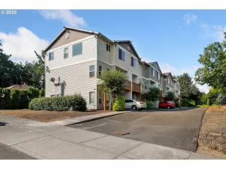 Photo #2: 20303294 Listing