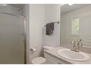 Photo #5: 20303294 Listing