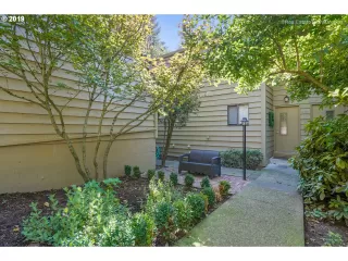 Photo #5: 20303761 Listing