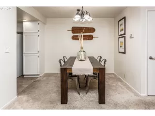 Photo #1: 20303984 Listing