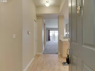 Photo #3: 20304105 Listing