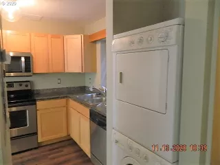 Photo #2: 20304211 Listing 