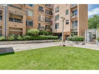 Photo #1: 20304435 Listing