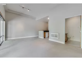 Photo #2: 20304435 Listing